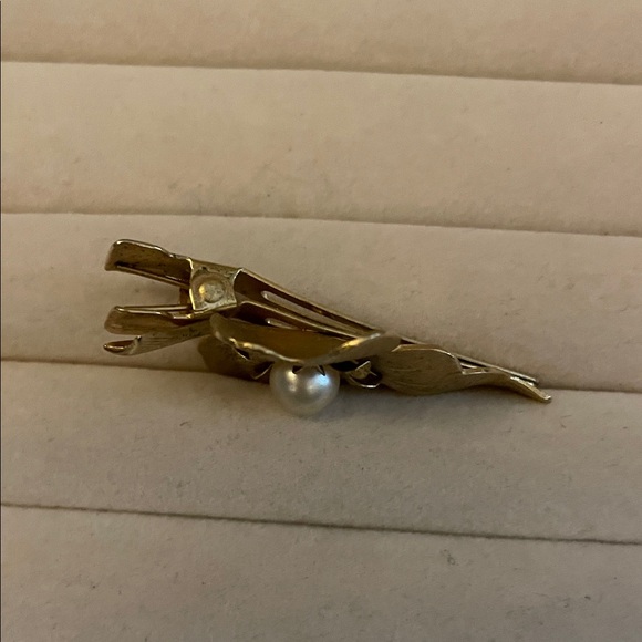 Gold Floral Barrette with Pearl Accent main image 4